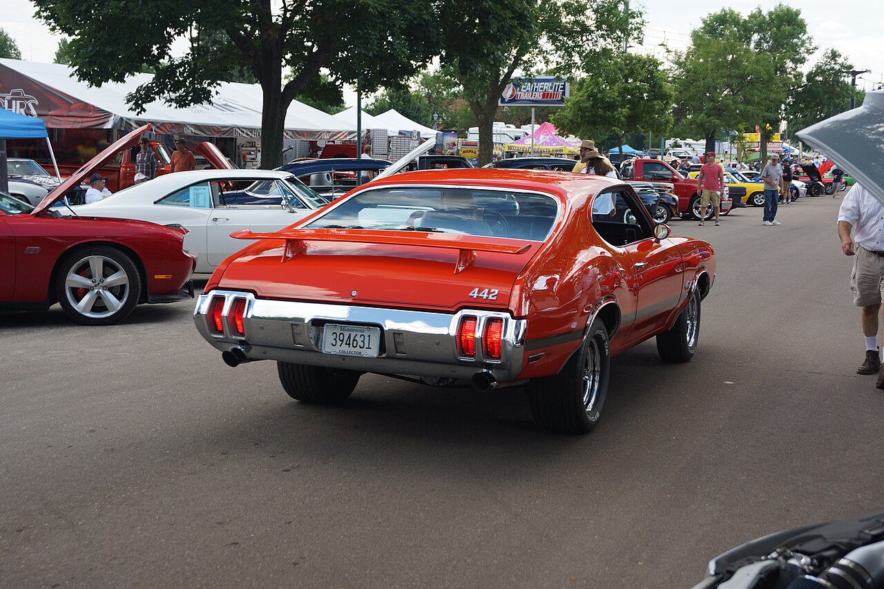Oldsmobile 4-4-2